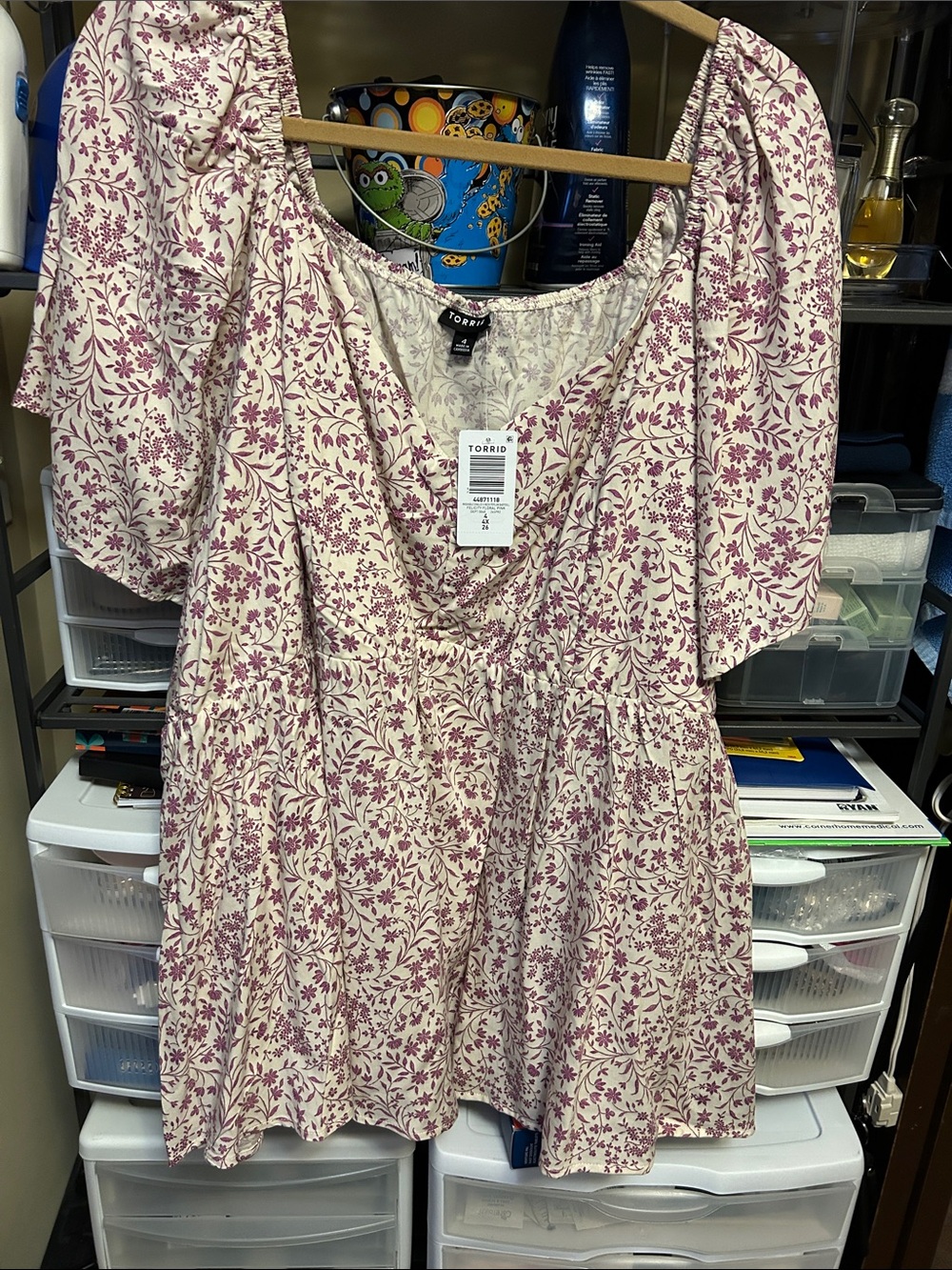 torrid Cream Floral Peasant Top with Mauve Print